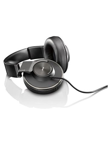 Akg Sealed Headphone New Generation 50mm Diameter Dynamic Driver Adopted Reference